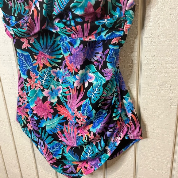 Swimsuits For All Sarong Front Swimsuit, size 22. - Picture 2 of 9